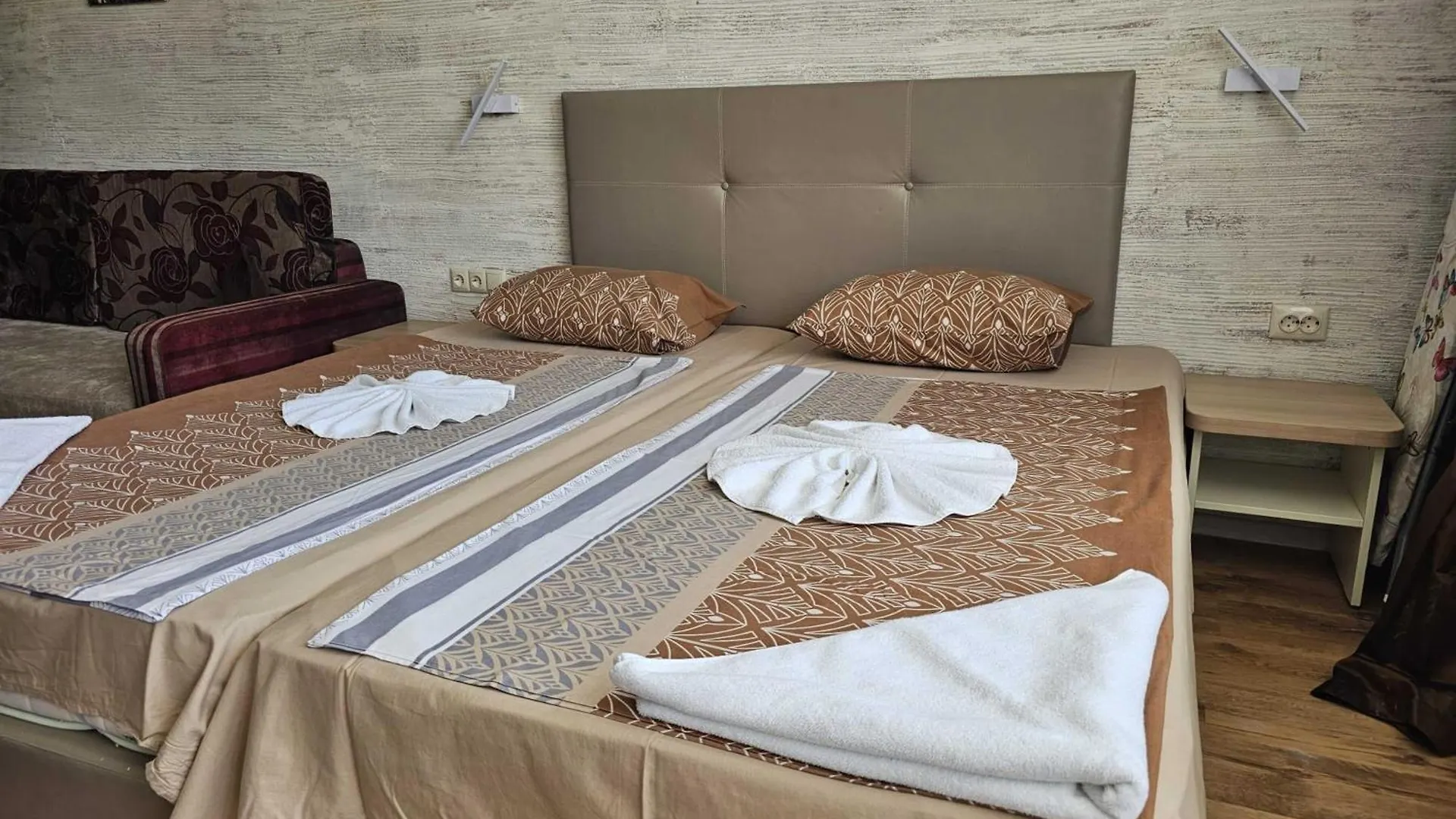 Europroperties Yalta Apartments Zlate písky